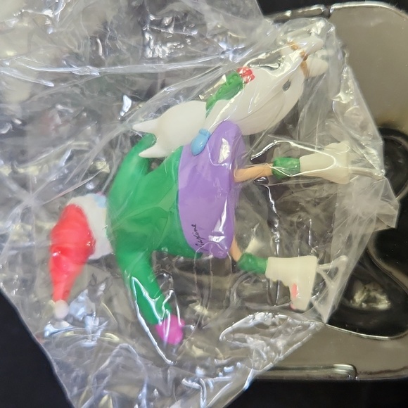 Vintage Hallmark Keepsake Christmas Ornament On Thin Ice Maxine 1999  NEW - Picture 4 of 4